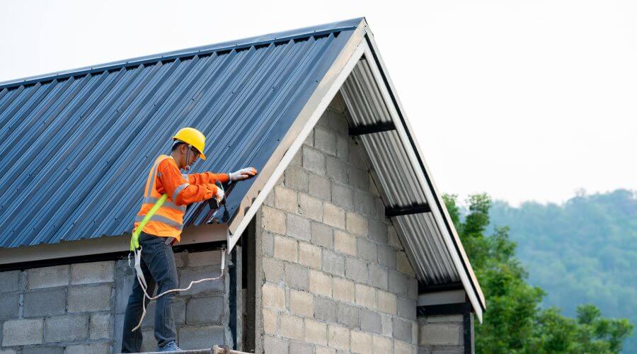 Expert Emergency Roof Repairs services in Lohn, TX